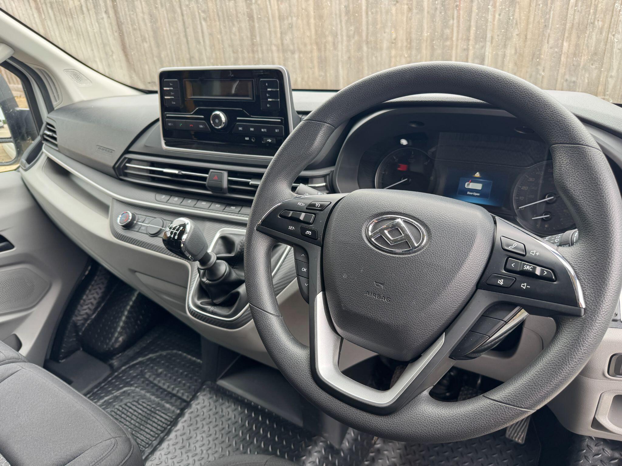 Maxus Deliver 9 image 9